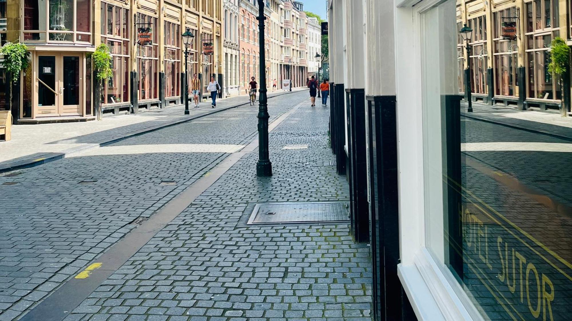 Hotel Sutor Breda Kültér fotó